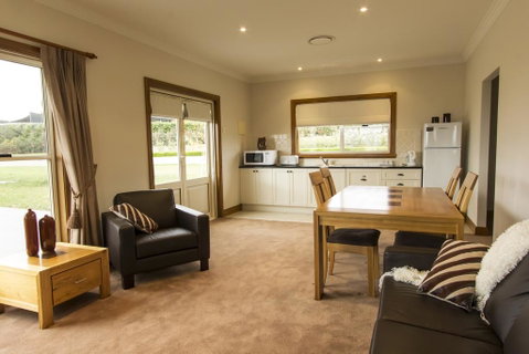 Stay Bathurst - Accommodation Batemans Bay 1