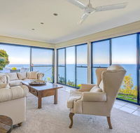 STUNNING CLIFF TOP HOME // POOL  GAMES - Accommodation Batemans Bay