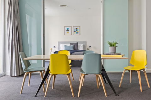 Stunning, Central Huge CBD Pad, Free WiFi, Netflix - Accommodation Batemans Bay 0