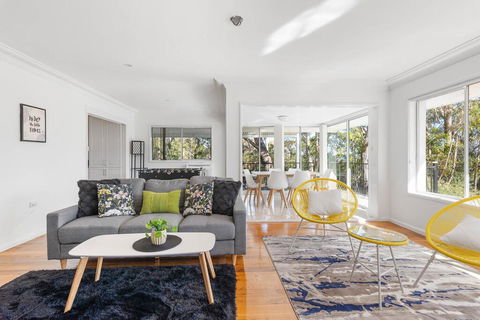 Sublime Sunrise On The Cliff - BBQ & FIRE PIT - Accommodation Batemans Bay 2