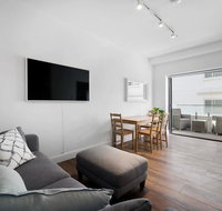 Sunlit 1 Bedroom Apartment right at Bondi Beach - Accommodation Batemans Bay