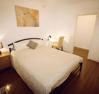 Sunny House - Melbourne Airport Home - Accommodation Batemans Bay