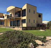 Sunset Cove Beach House - Accommodation Batemans Bay