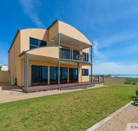 Sunset Cove Beach House - Accommodation Batemans Bay