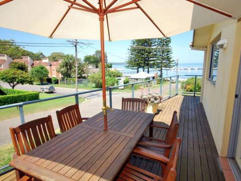 Sunset Place' 1/29 Sunset Boulevard- Gorgeous Townhouse So Close To The Water - Accommodation Batemans Bay 0