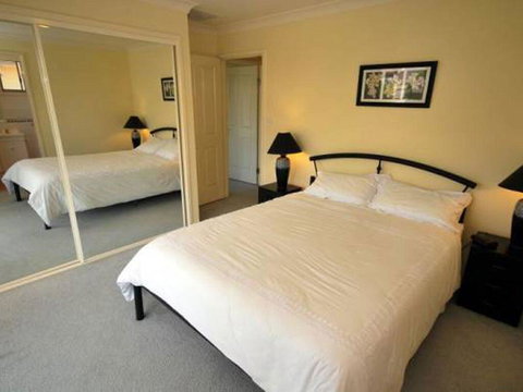 Sunset Place' 1/29 Sunset Boulevard- Gorgeous Townhouse So Close To The Water - Accommodation Batemans Bay 1