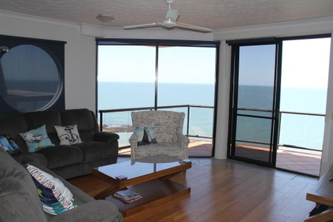 Sunset Sails Redcliffe - Accommodation Batemans Bay 3