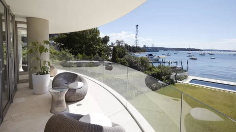 Superb 3 Bedroom, 2 Bathroom First Level Waterfront - Accommodation Batemans Bay 3
