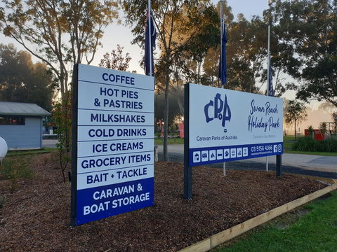 Swan Reach Holiday Park - Accommodation Batemans Bay 2