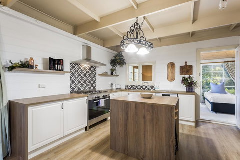 Tasmania Frankford Road - Accommodation Batemans Bay 1