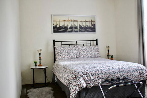 The Apartment - Moyston - Accommodation Batemans Bay 1