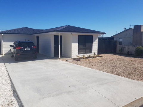 The Baltimore - Family Home Getaway - Accommodation Batemans Bay 1