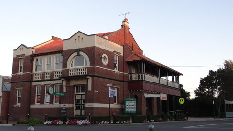 The Bank B&B West Wyalong - Accommodation Batemans Bay 0