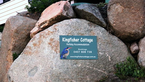 KINGFISHER COTTAGE Beachfront At The Binalong Bay - Accommodation Batemans Bay 15