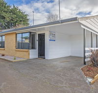 Elkie Villa - 2 Bedroom Unit - Burnie - Accommodation Batemans Bay