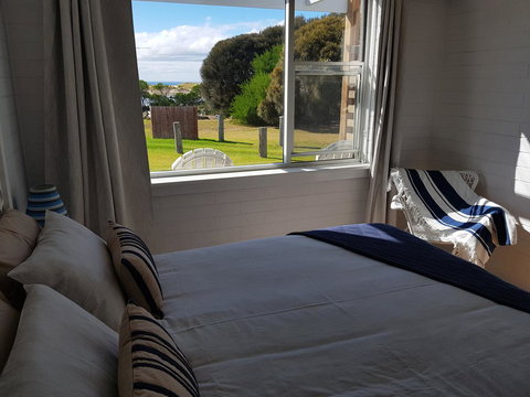 Beach Hut Scamander - Accommodation Batemans Bay 5