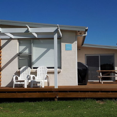 Beach Hut Scamander - Accommodation Batemans Bay 2