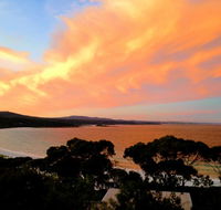 DOLPHIN LOOKOUT COTTAGE - amazing views of the Bay of Fires - Accommodation Batemans Bay