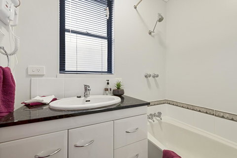 Aruba Apartments - Accommodation Batemans Bay 5