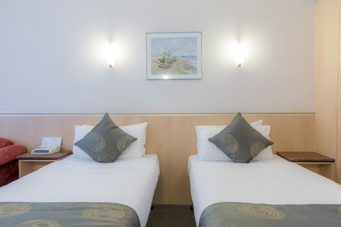 The Waverley International Hotel - Accommodation Batemans Bay 9