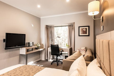 The Waverley International Hotel - Accommodation Batemans Bay 20