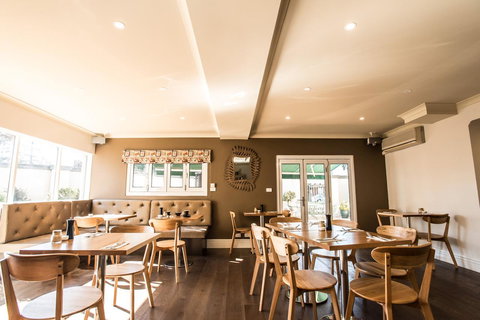 The Waverley International Hotel - Accommodation Batemans Bay 23