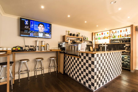 The Waverley International Hotel - Accommodation Batemans Bay 24