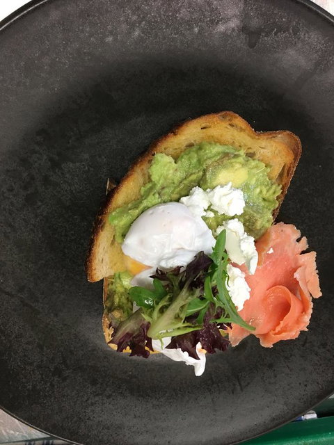 The Waverley International Hotel - Accommodation Batemans Bay 2