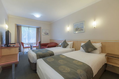 The Waverley International Hotel - Accommodation Batemans Bay 10