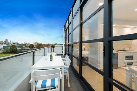 The Hamptons Apartments - St Kilda - Accommodation Batemans Bay 7