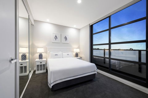 The Hamptons Apartments - St Kilda - Accommodation Batemans Bay 4