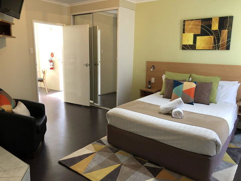 Ciloms Airport Lodge - Accommodation Batemans Bay 2