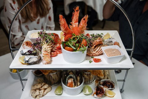 Deep Blue Hotel & Hot Springs - Accommodation Batemans Bay 1