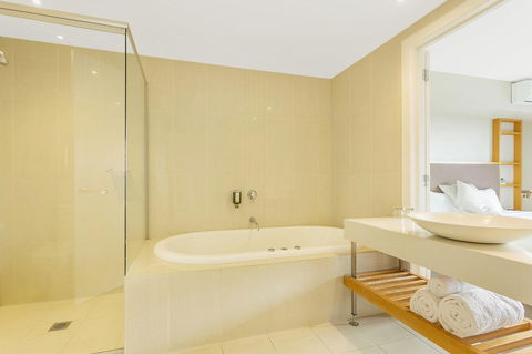 Deep Blue Hotel & Hot Springs - Accommodation Batemans Bay 20