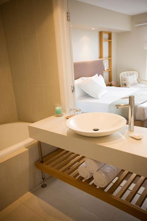 Deep Blue Hotel & Hot Springs - Accommodation Batemans Bay 38