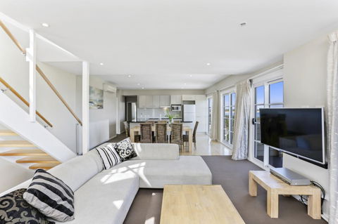 Deep Blue Hotel & Hot Springs - Accommodation Batemans Bay 31