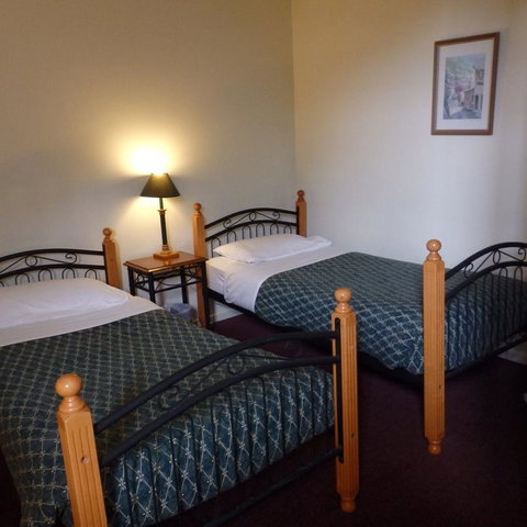 Bright Chalet - Accommodation Batemans Bay 7