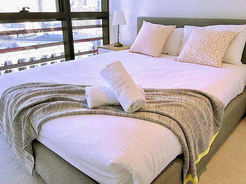 Pride Docklands Waterfront Apartment City View - Accommodation Batemans Bay 41