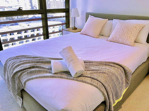 Pride Docklands Waterfront Apartment City View - Accommodation Batemans Bay 1