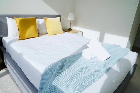 Pride Docklands Waterfront Apartment City View - Accommodation Batemans Bay 2