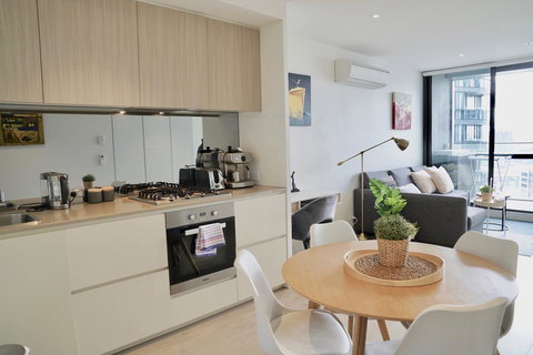 Pride Docklands Waterfront Apartment City View - Accommodation Batemans Bay 14