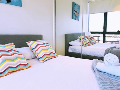 Pride Docklands Waterfront Apartment City View - Accommodation Batemans Bay 8