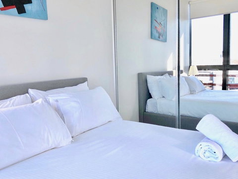 Pride Docklands Waterfront Apartment City View - Accommodation Batemans Bay 43