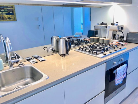 Pride Docklands Waterfront Apartment City View - Accommodation Batemans Bay 28