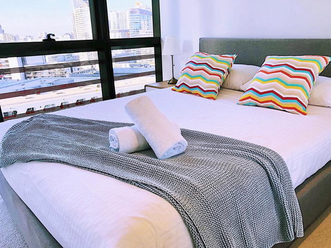 Pride Docklands Waterfront Apartment City View - Accommodation Batemans Bay 26