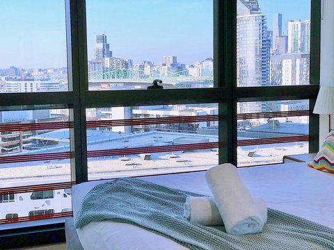 Pride Docklands Waterfront Apartment City View - Accommodation Batemans Bay 27