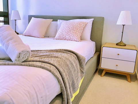 Pride Docklands Waterfront Apartment City View - Accommodation Batemans Bay 25