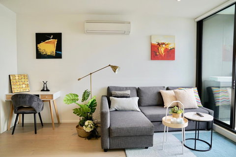 Pride Docklands Waterfront Apartment City View - Accommodation Batemans Bay 7