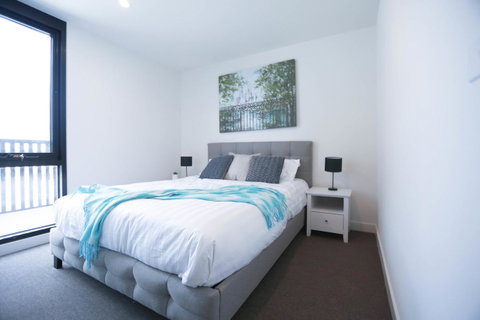 Box Hill 2 Bedroom Apt (La Maison) 02 - Accommodation Batemans Bay 0