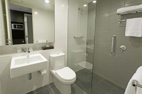Causeway 353 Hotel - Accommodation Batemans Bay 2